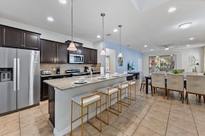 Full equipped kitchen