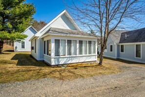 Retreat to Saltwater Cottage!