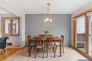 Dining room table seats 6