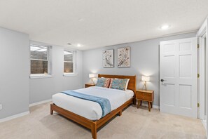 Bedroom 1 - Queen Lower Level