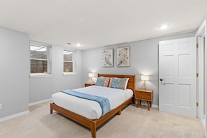 Bedroom 1 - Queen Lower Level