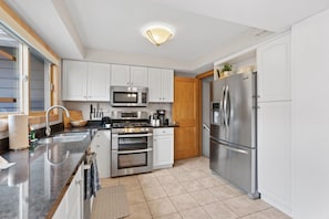 Fully equipped kitchen for cooking