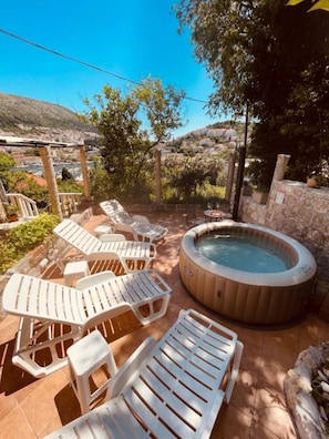 Bain à remous extérieur