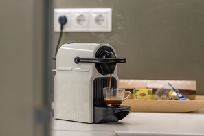 Kaffee und/oder Kaffeemaschine