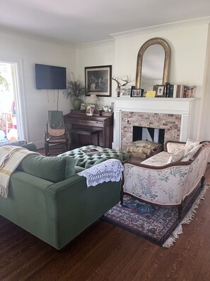 The parlor 