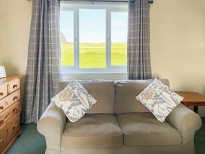 Living area | Thelma’s House - Elwick Farm Holiday Cottages, Belford