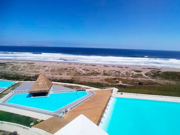 On site,Balcony / Terrace,Swimming pool,Beach,View(from property / room),Pool view,Garden view,Lake view,Sea view,Bird's eye view