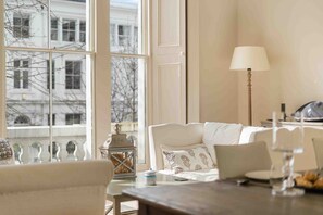 Flat 3 24 Palace Gardens Terrace W8 4RP No Watermark 11