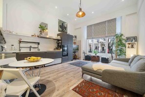 Flat 3 46 Inverness Terrace W2 3JA No Watermark 4