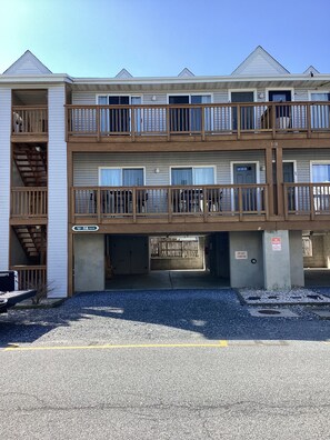 View from the street to the 118 Bellevue complex. Carport for 2-3 vehicles.