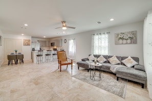 Living Room | Smart TV