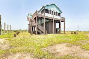 House Exterior | Canal Access | 1-Acre Property