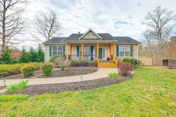 Gordonsville Vacation Rental | 3BR | 2BA | Steps Required | 1,300 Sq Ft