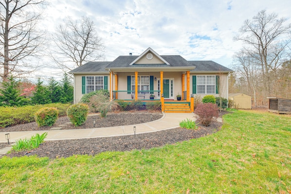 Gordonsville Vacation Rental | 3BR | 2BA | Steps Required | 1,300 Sq Ft