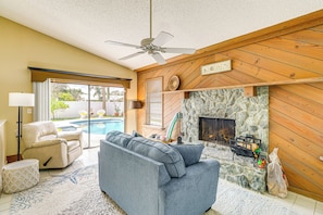 Living Room | Fireplace | Pool View