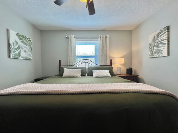 Master King Bed