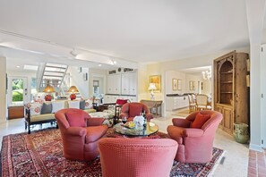Smart TVs and Wi-Fi: Stay connected while enjoying your retreat