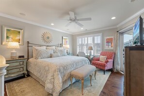Renovated Unit on Top Floor with Gorgeous Ocean Views (3168)