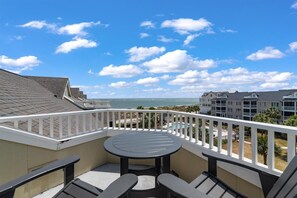 Renovated Unit on Top Floor with Gorgeous Ocean Views (3183)