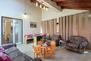 Living room 2