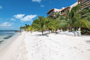 Acceso a la playa desde el alojamiento 