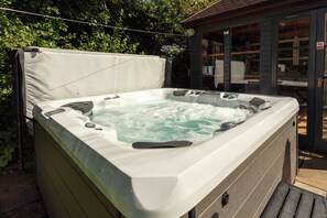 Bain à remous extérieur