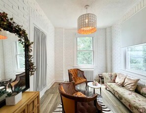 living room/Bright and cozy living space