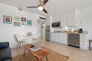 Kitchen area/dinning
