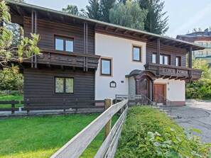Außenseite Ferienhaus [Sommer]