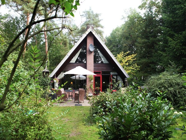Außenseite Ferienhaus [Sommer]