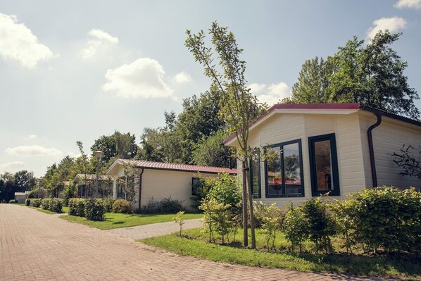 Stugans exteriör [sommar]
