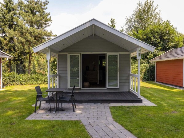 Außenseite Ferienhaus [Sommer]