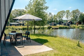 Utsikt från stugan [sommar]