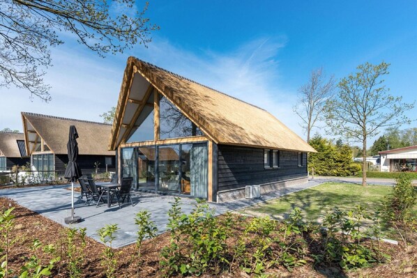 Stugans exteriör [sommar]