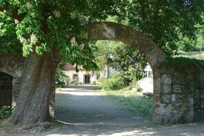 Entrance / Reception