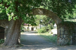 Entrance / Reception