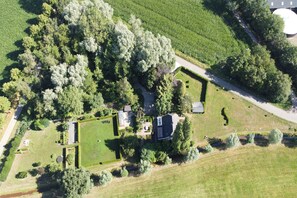 Außenseite Ferienhaus [Sommer]