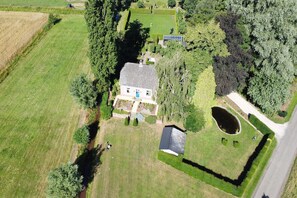 Außenseite Ferienhaus [Sommer]
