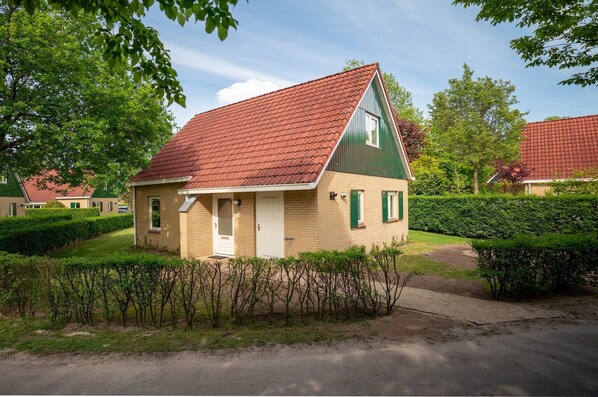 Außenseite Ferienhaus [Sommer]