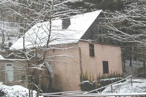 Außenseite Ferienhaus [Winter]