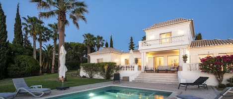 Holiday Home Swimming Pool