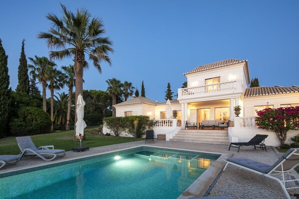 Holiday Home Swimming Pool
