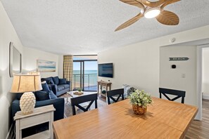 Make lasting memories of your Myrtle Beach Family Vacation around this dining room table which seats 6 comfortably.  This open floor plan allows for a free flow from kitchen to dining area, enjoying the entertainment of the living room television.