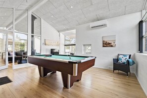 Spielezimmer