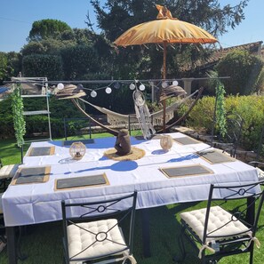 Outdoor dining