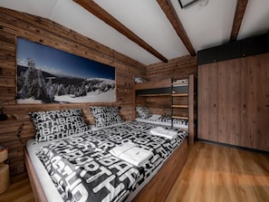 Holz, Schlafzimmer, Zuhause, Bedding, Bett, Holzbeize, Bettdecke, Hartholz, Linens, Kissen