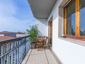 Furniture, Interior Design, Flooring, Wood, Ceiling, Floor, Chair, Table, Apartment, Lighting