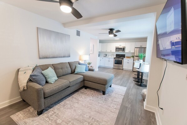Comfu living room with sleeper sofa.