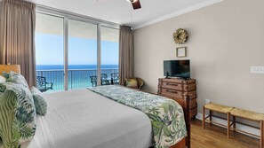 Palazzo 806 Master Bedroom with direct balcony access