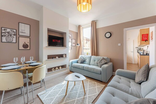 Farman Road, Coventry - Host & Stay